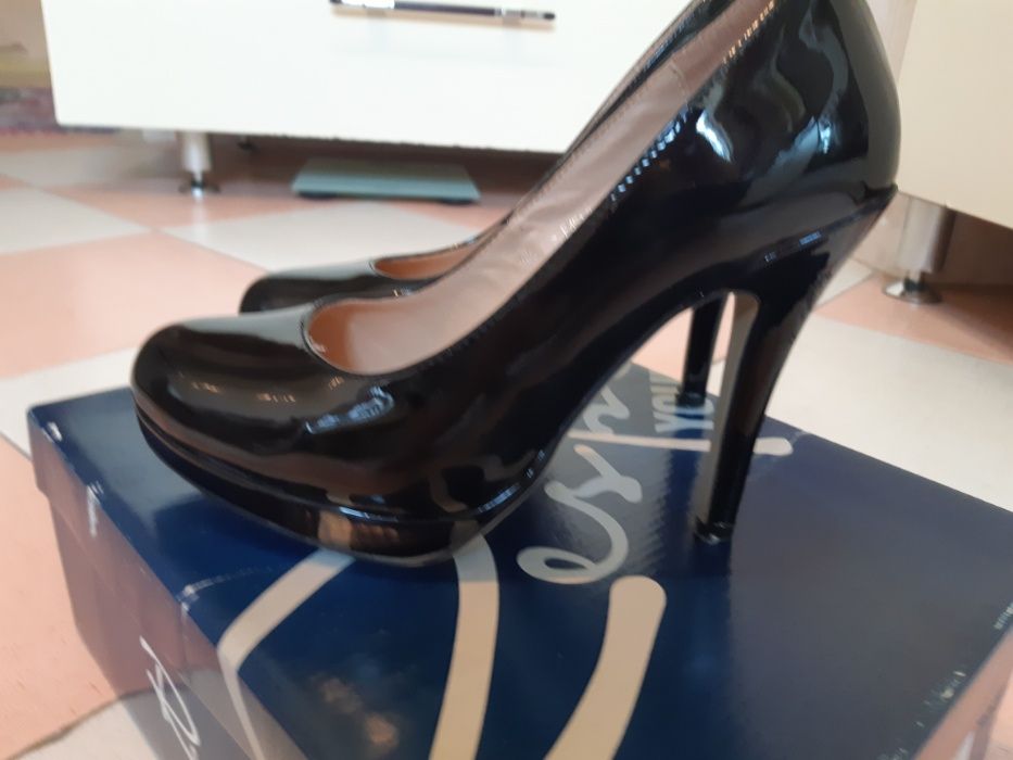 Туфли женские Лак