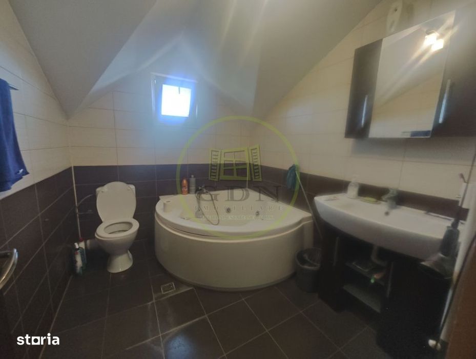 Casa 4 camere, teren 500 mp, Preajba, zona Damila