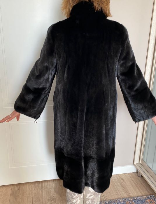 Продам норковую шубу.