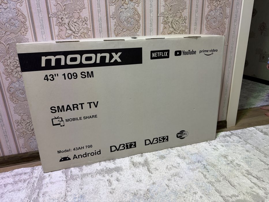 MoonX 43” Smart TV 109