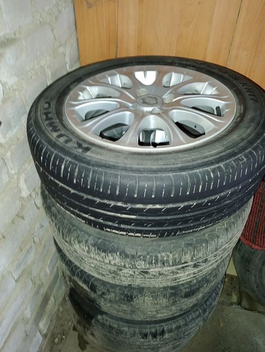 Продам летнюю резину на дисках