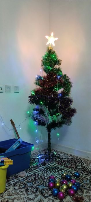 Ёлка искуственный