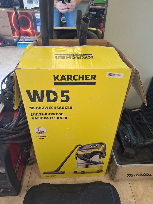 Прахосмукачка Karcher WD5
