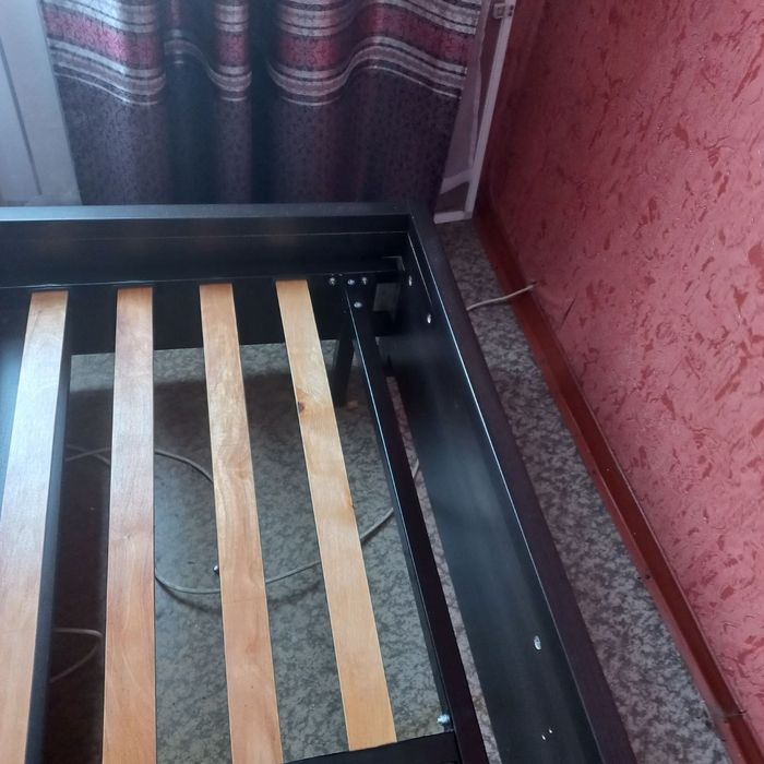 кровать двуспальная