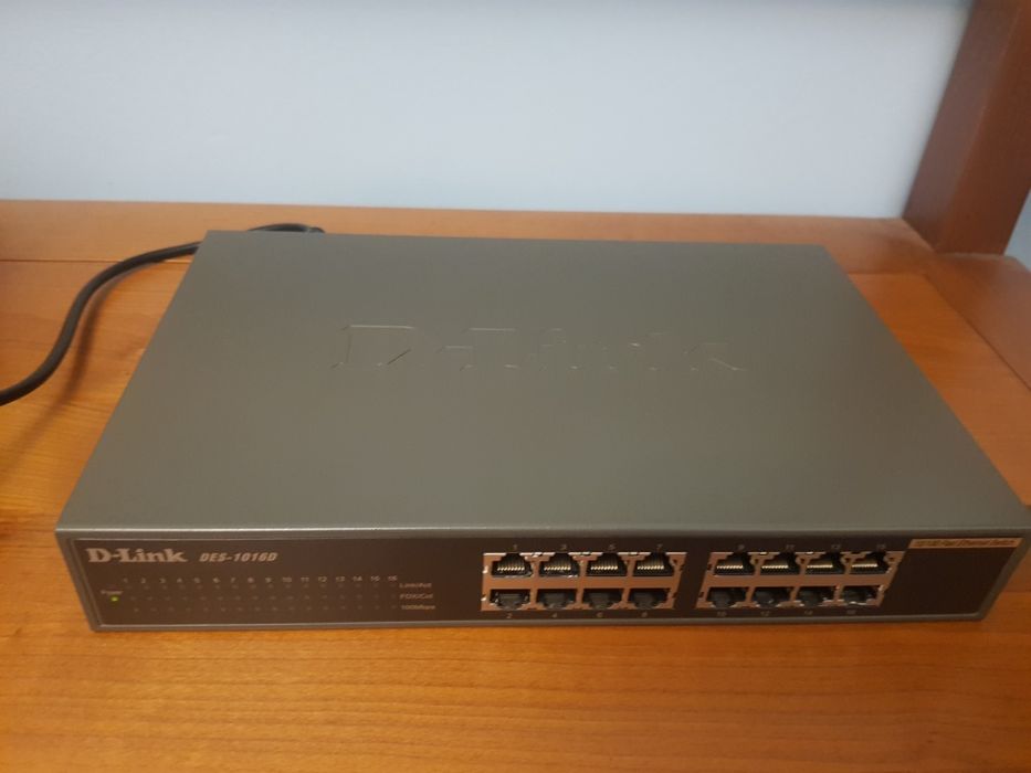 Switch retea lan D-link 16 porturi bun si pentru centrale telefonice