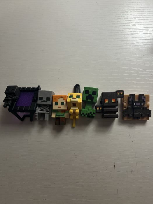 игрушки киндер minecraft