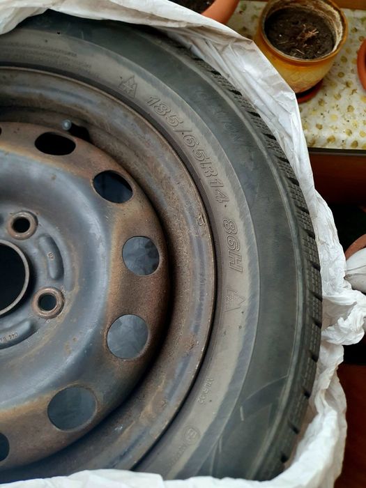 Roti cu janta de tabla 185/65 R14 Iarna