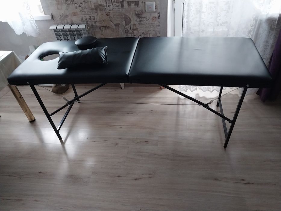 Кушетка для массажа новая.