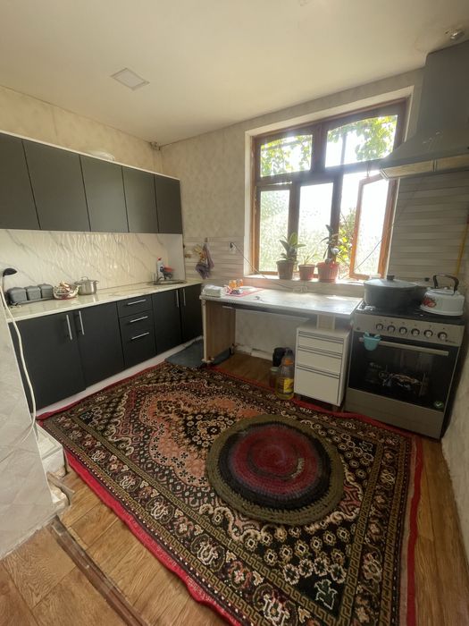 Nurafshon shahar, Birlik mahallada  8 sotix 7 xonali uchaska sotiladi