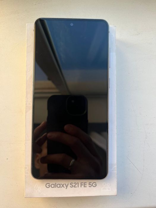 Samsung S21 FE-iPhone SE - Redmi 12