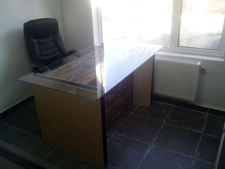 Дизайнерски офис мебели