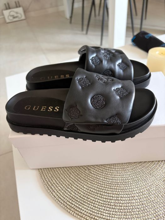 Papuci Guess marimea 37