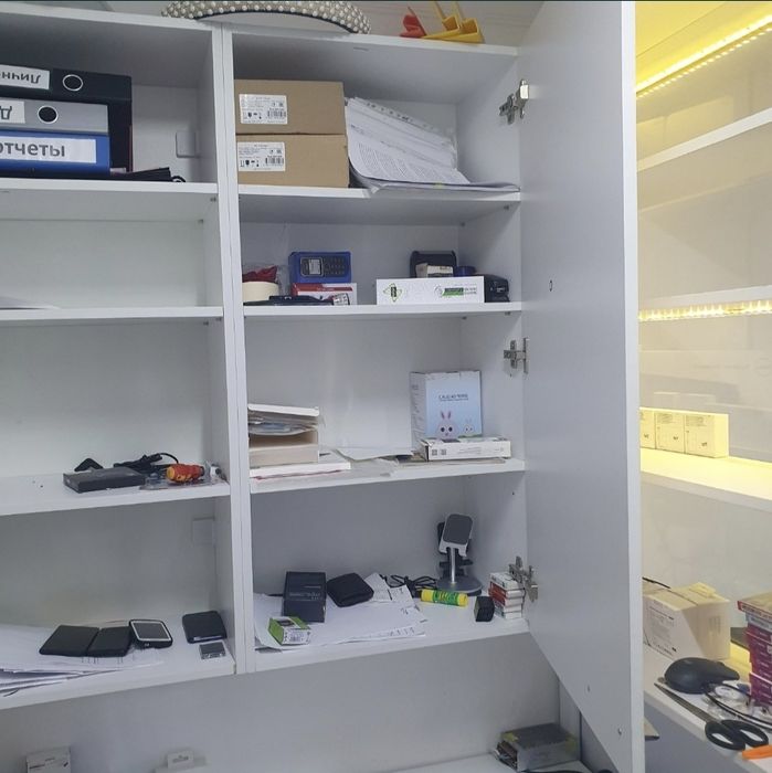 Шкаф с полками срочно