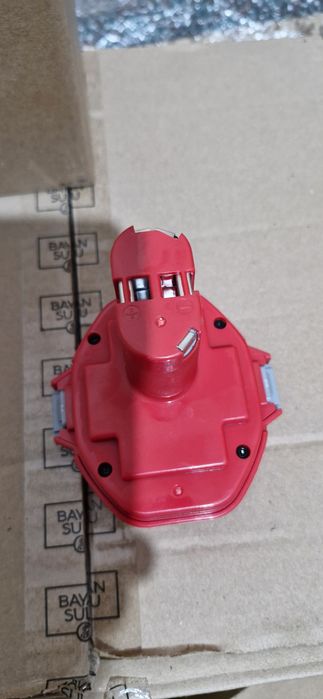 Батарейка makita