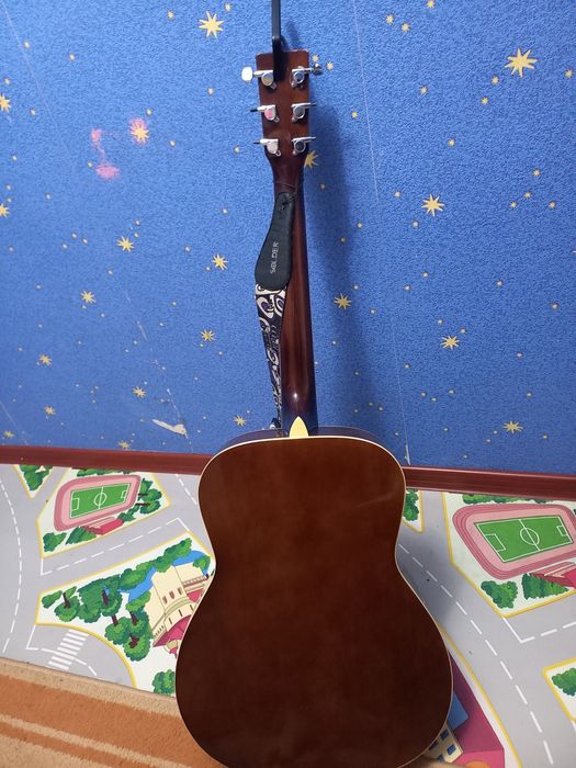 Продам срочно гитару