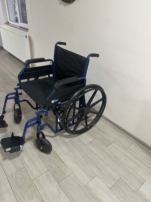 Scaun cu rotile pentru personele cu dizabilitati
