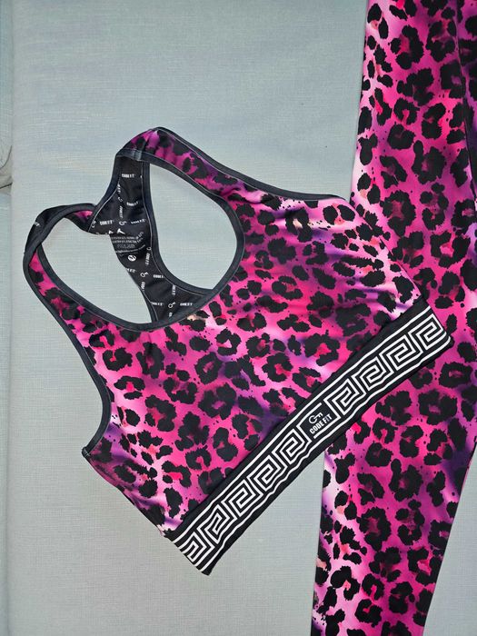 чисто нов спортен комплект Codefit размер М