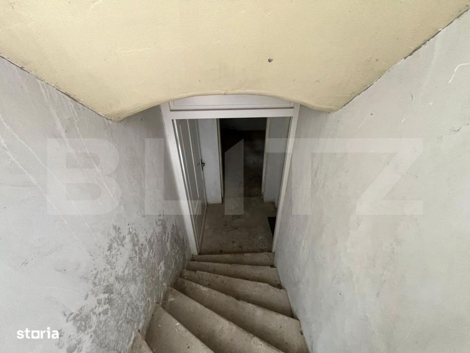 Casa de vanzare, 63 mp, strada Republicii, zona Centrala