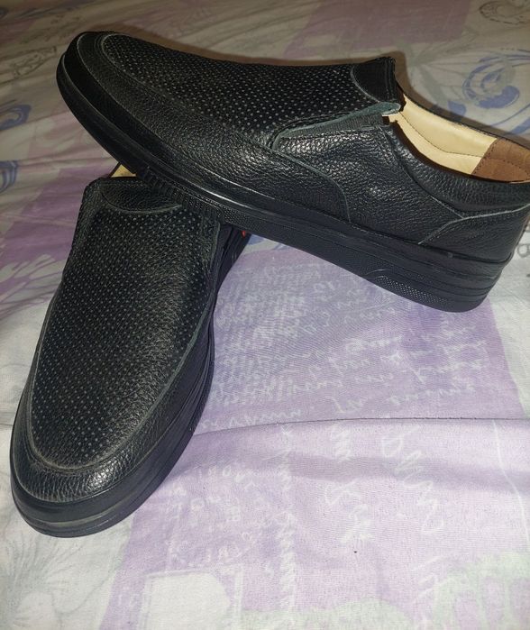 Костюм съдържащ панталон риза елек сако и обувки