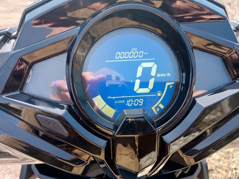 Продается новый скутер Almotor