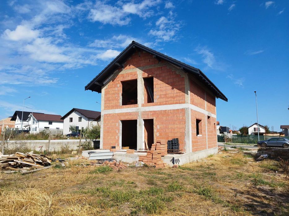 Vând Casa La Rosu In comuna Giarmata