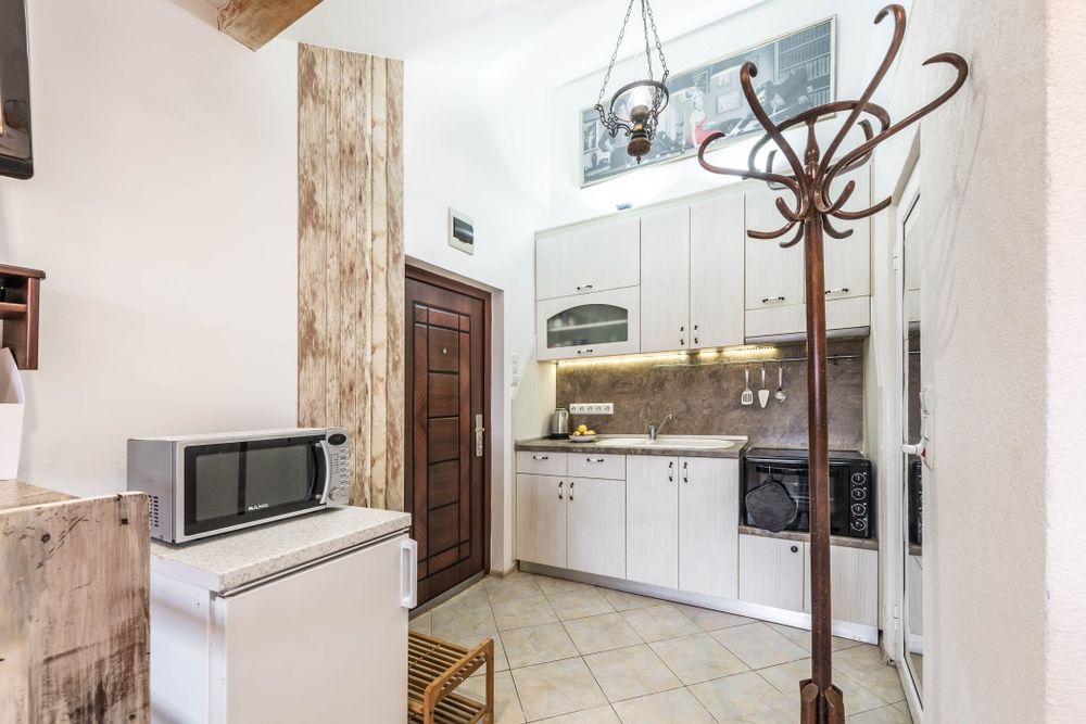 Дава се под наем Едностаен апартамент в Варна, Гръцка махала - 31 кв.м за 459 € - Снимка #7