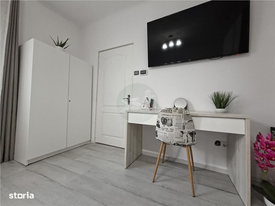 Studio curte proprie 150 mp la casa zona Centrala