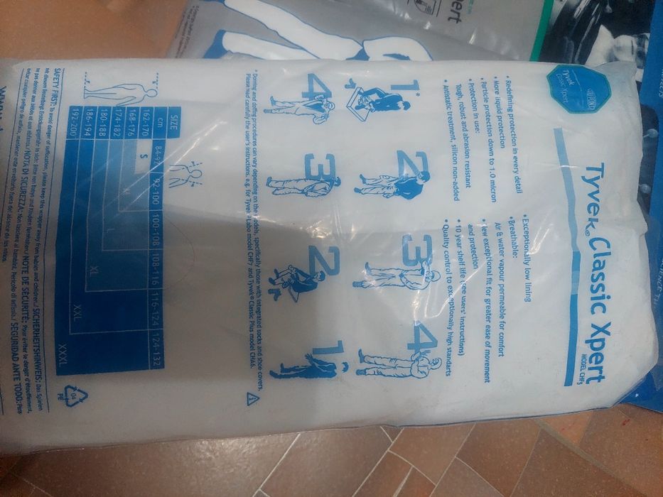 Продам комбинезон р. XXL