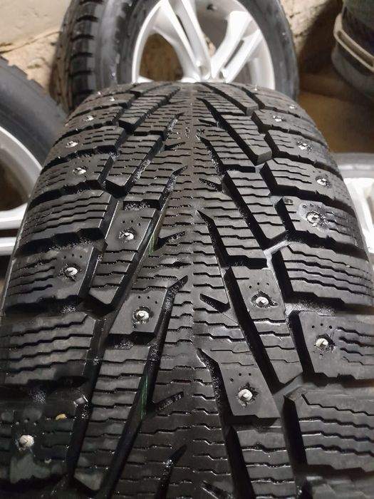 Резина Nokian с дисками (шипованная)