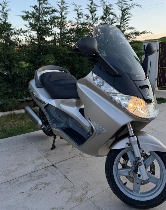 Scuter 125 cm³ Piaggio X8, an 2004-16000 km