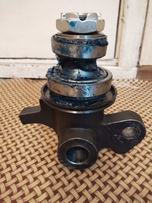 Продам поворотный кулак (цапфа) электропогрузчика