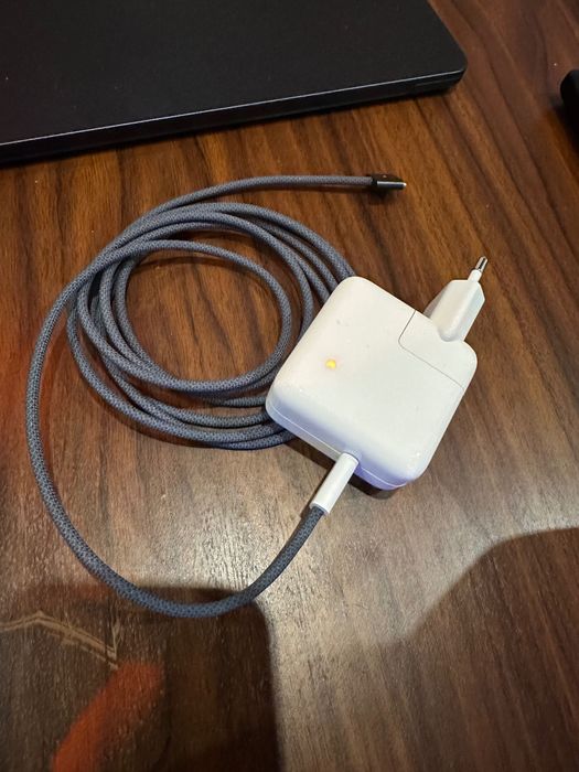 Apple Macbook M4 2025