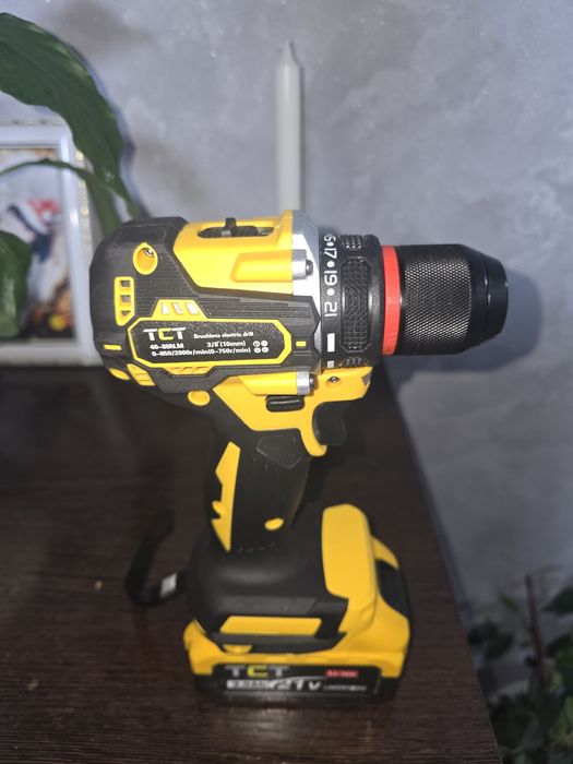 Продам шуруповерт ТСТ новый