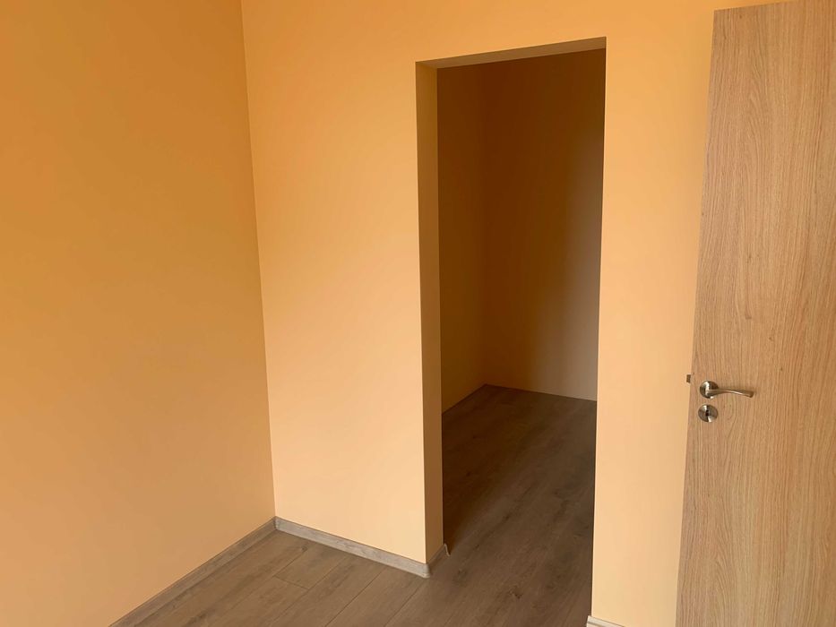 Продава се Тристаен апартамент в София, Толстой - 85 кв.м за 1059 €/кв.м - Снимка #2