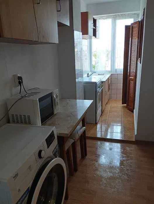 Închiriez apartament cu o camera tip C