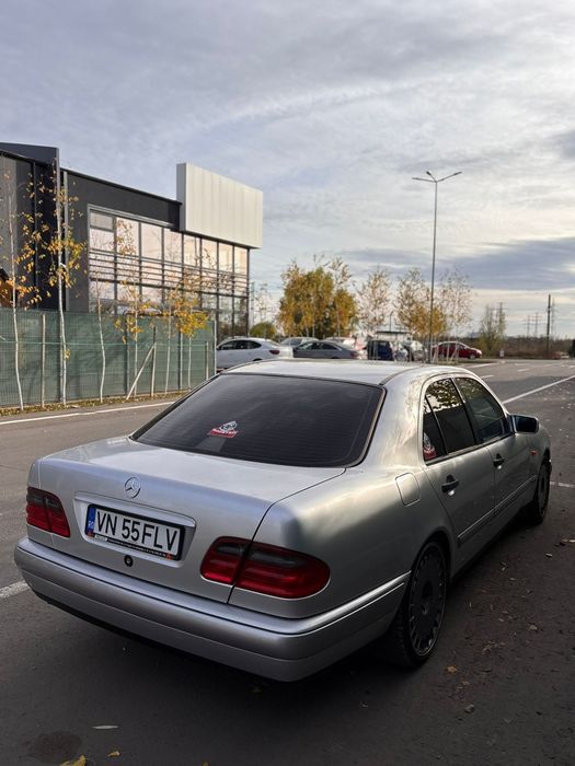Mercedes-Benz E-class w210