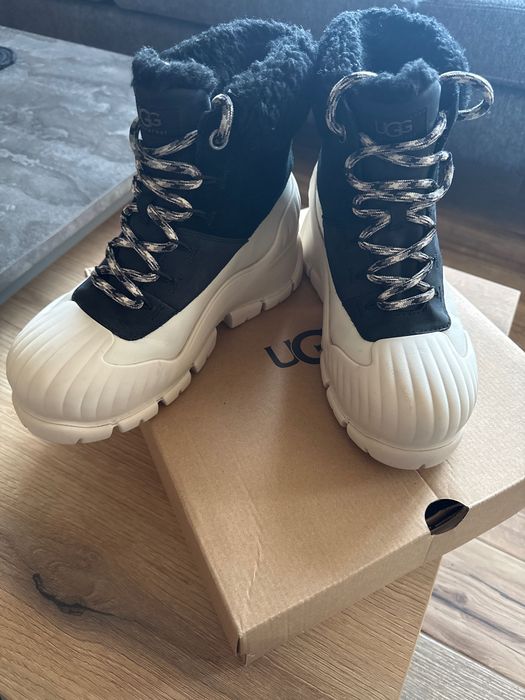 Зимни боти на UGG