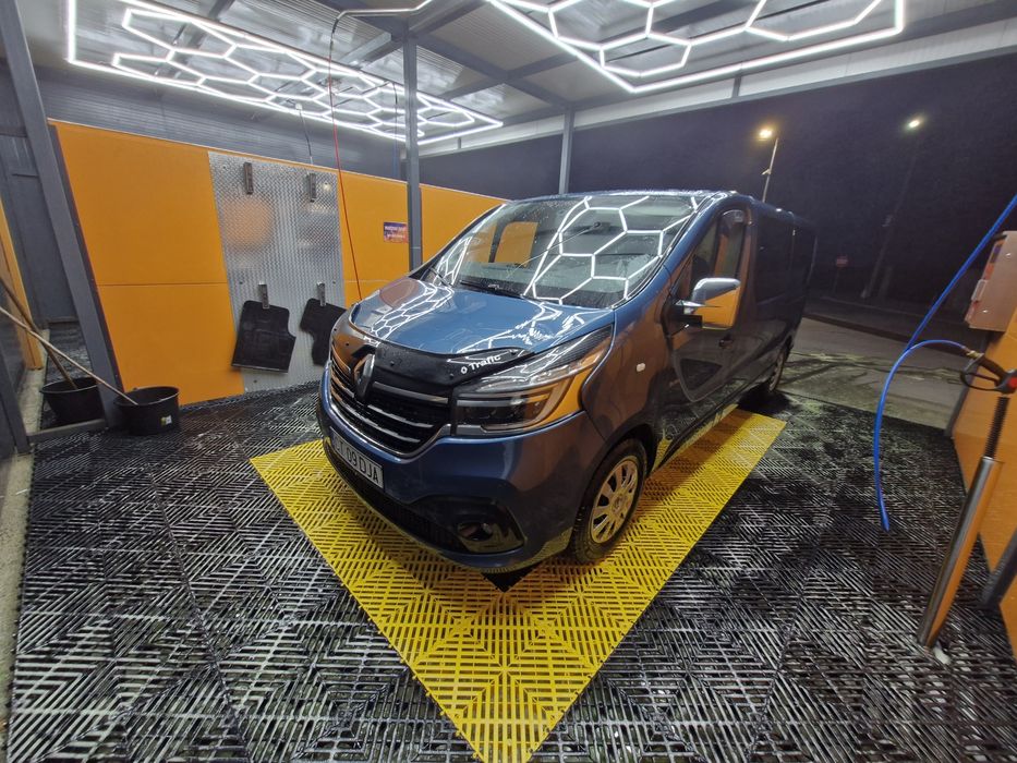 RENAULT Trafic 2019 — imagine 2