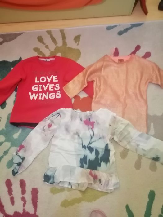 Блузи за момиче.
