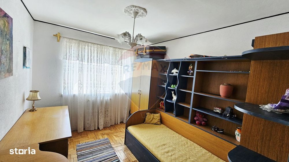 Apartament cu 4 camere de vânzare în zona Maratei — fotografia 1