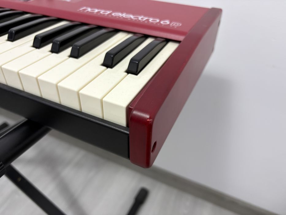 Nord Electro 6D 73 clape + Case Original Nord
