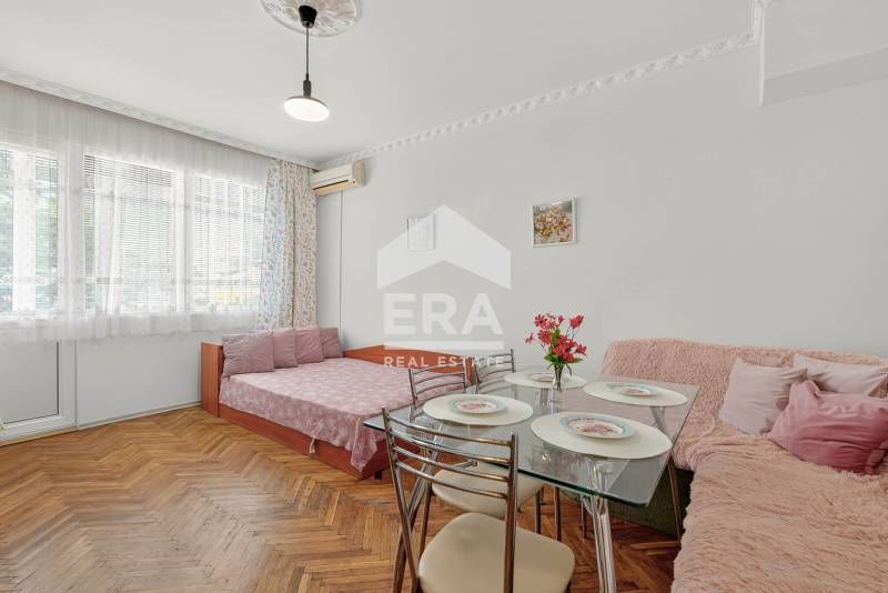 Продава се Двустаен апартамент в Варна, Цветен квартал - 40 кв.м за 2350 €/кв.м - Снимка #4