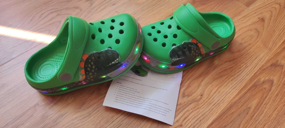 Светещи чехли 2в1