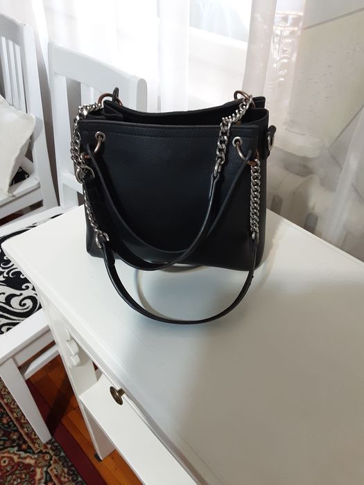 Очень  дёшево  продаётся  сумка