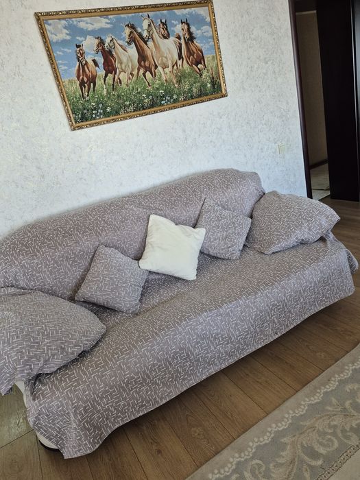 Продам два дивана