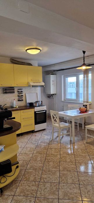 Caut coleg de apartament!