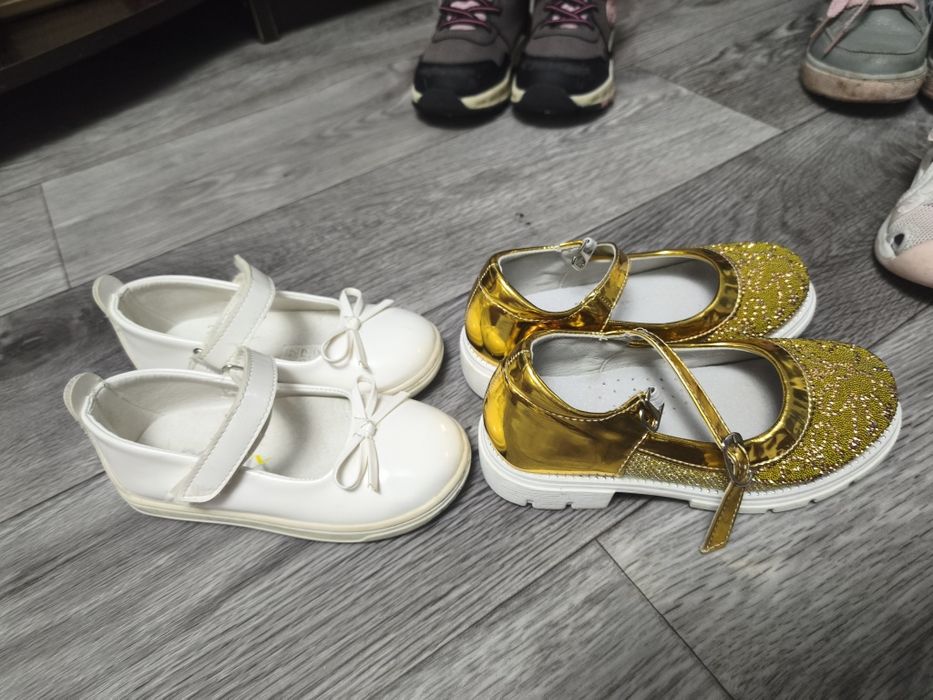 Продам детские туфли