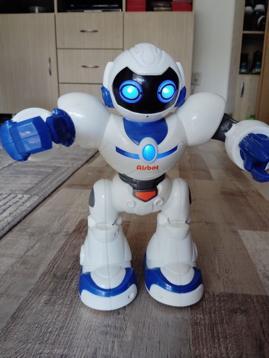 Robot de jucărie.