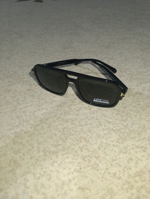 Очки солнцезащитные полароидные