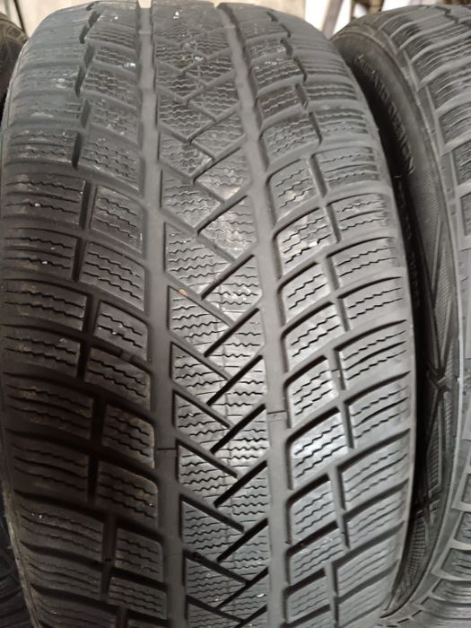 Set 4 anvelope iarna 235/45/18 vredestein dot 2021